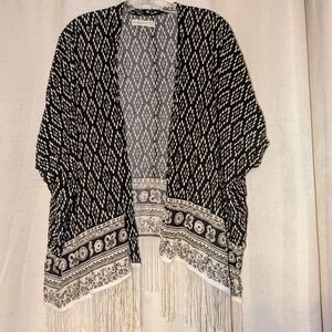Abercrombie & Fitch Black and White Patterned Kimono